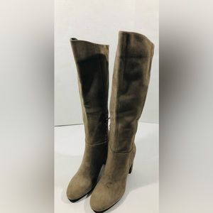 Calvin Klein Women’s Almay, Knee High Boots, Size 7.5M